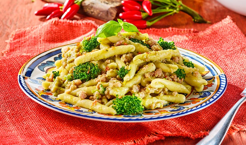 Predjedi/Hitri obroki Testenine z brokolijem in salamo bofrost