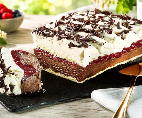 Sladice/Torte in sladice Sladica meringa črni gozdiček bofrost
