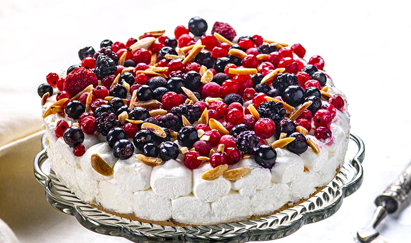 Torta z gozdnimi sadeži Sladice/Torte in sladice Torta z gozdnimi sadeži bofrost